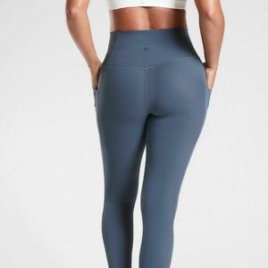 Athleta Salutation Pocket 7/8 Tight Powervita Xs